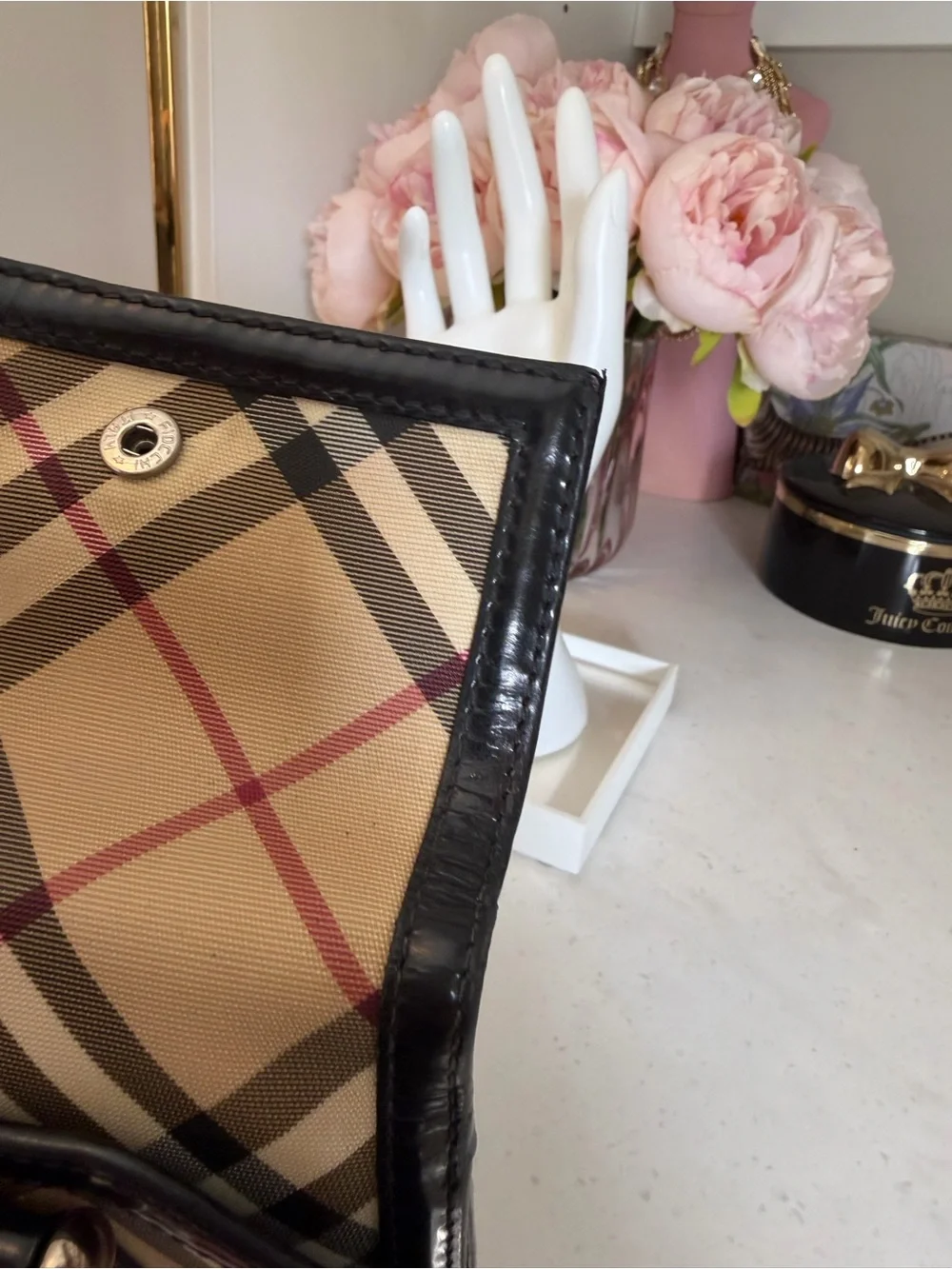 Burberry classic plaid